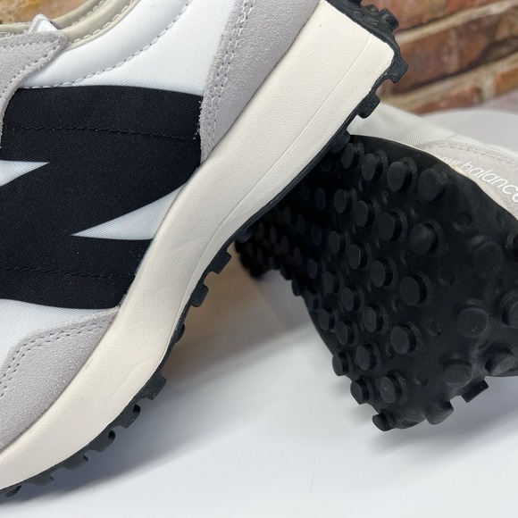 New Balance 327 Casual Sneakers Womens Size 7.5 Seasalt White Black WS327V1 - Picture 11 of 12